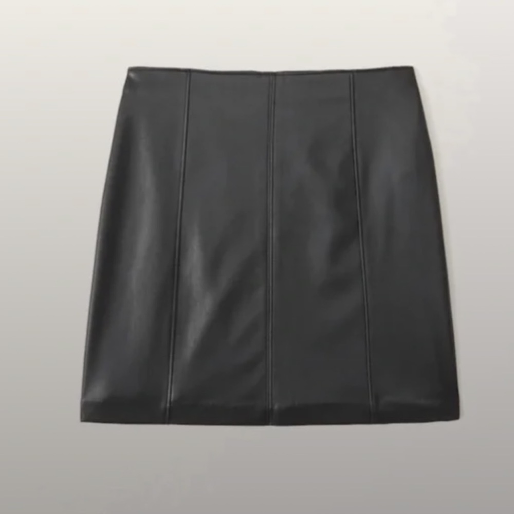 ABERCROMBIE & FITCH VEGAN LEATHER MINI SKIRT SIZE:XXS